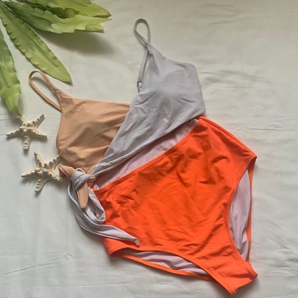 ⭐️TRI Colour Wrap Cut Out Swimsuit⭐️ - Picture 2 of 8